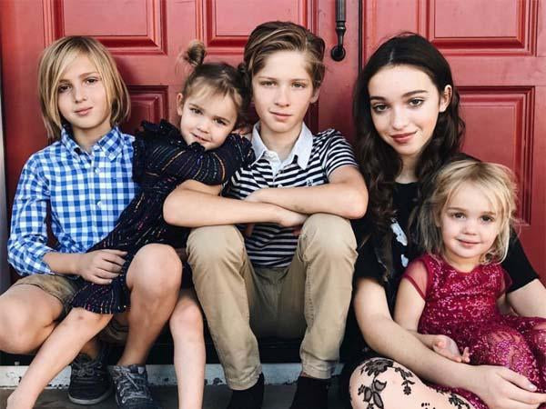 Pink Chicken | Blog Get to Know @kcstauffer